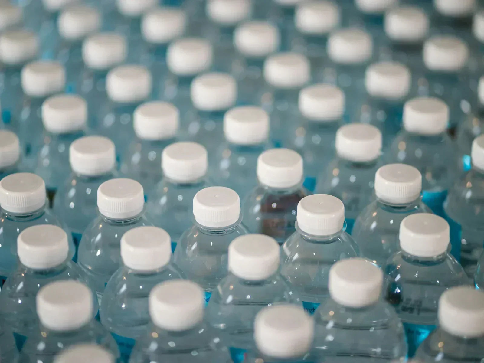 Microplastics in Bottled Water: Glass vs Plastic Explained